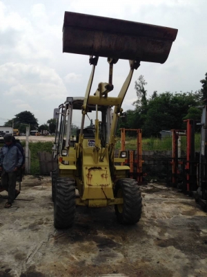 ขาย 395,000 รถตักล้อยาง KOMATSU WA30-5 E เอวอ่อน เครื่องดี เกียร์แรง เอวแน่น เอกสารใบอินวอยทร์ รถอยู่ กรุงเทพ 090-772-3710 090-772-3708