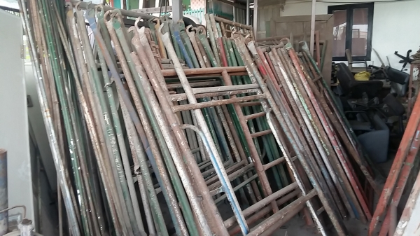 ขาย นั่งร้านมือสอง สภาพครบ มีจำนวนมากคะ