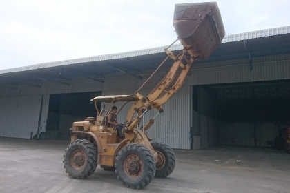 ขายรถตักล้อยาง CAT922 (สภาพดี แขนยาวตักขึ้นสิบล้อได้เลย)