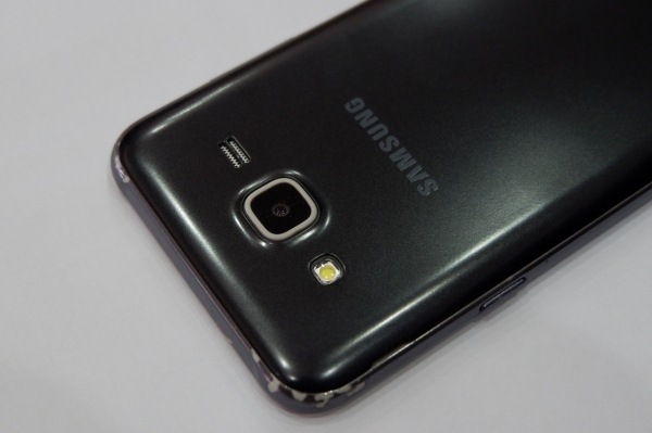 Samsung Galaxy J5 (SM-J500G) สภาพดี ส่งฟรี
