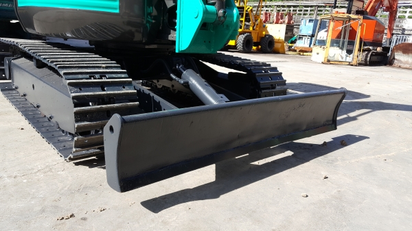 ขาย รถขุด KOBELCO รุ่น SK30SR มือสองญี่ปุ่น แทรกเหล็ก สลักบูท เอวแน่น 100\% ปั้มนิ้ว คอนโทรลสั้น ทำงานดี ทุกระบบ มือถือ/LINE ID : 0818753444