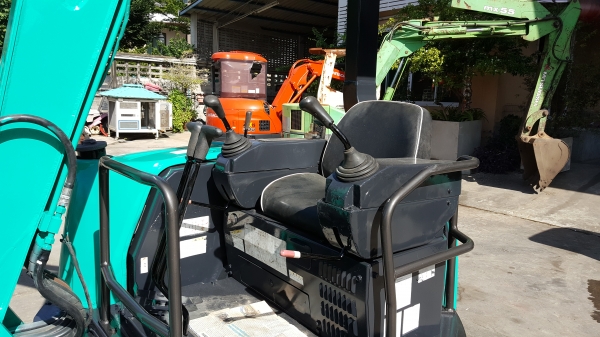 ขาย รถขุด KOBELCO รุ่น SK30SR มือสองญี่ปุ่น แทรกเหล็ก สลักบูท เอวแน่น 100\% ปั้มนิ้ว คอนโทรลสั้น ทำงานดี ทุกระบบ มือถือ/LINE ID : 0818753444