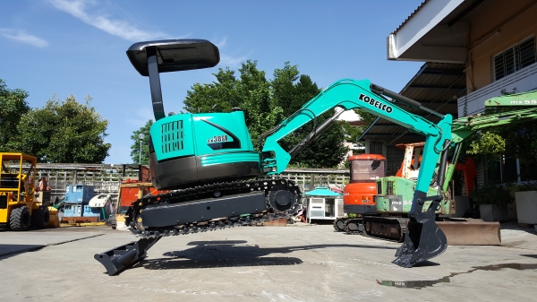 ขาย รถขุด KOBELCO รุ่น SK30SR มือสองญี่ปุ่น แทรกเหล็ก สลักบูท เอวแน่น 100\% ปั้มนิ้ว คอนโทรลสั้น ทำงานดี ทุกระบบ มือถือ/LINE ID : 0818753444