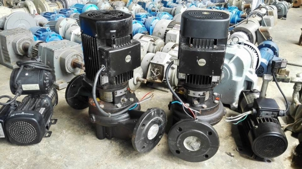 ** เหลือ 1 ตัว ** ปั้มน้ำกรุนฟอสต์ GRUNDFOS 2 HP 2890 RPM 380V ท่อเข้า-ออก 2.5&quot;ของสดใช้น้อยตัดมาใหม่ๆ