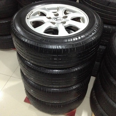 Brigedstone 195 65 15 ปี 5112 ใช้งานได้ปกติ ไม่มีซ่อม ตจว จัดส่งถึงบ้าน ใส่วีโก้ได้ แครี่ได้ และอีกห Brigedstone 195 65 15 ปี 5112 ใช้งานได้ปกติ ไม่มีซ่อม ตจว จัดส่งถึงบ้าน ใส่วีโก้ได้ แครี่ได้ และอีกห