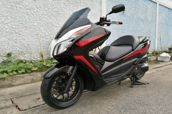 Forza 300 วิ่ง9000โล รถบ้านมือเดียว ใช้เงินออกรถ28000 สด-ผ่อน รูดบัตรได้