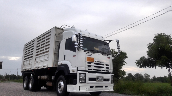 ขายครับ ISUZU 360 ปี56 ปลายปีแม่+ลูก รถวิ่ง158,XXXกิโล สวยพร้อมใช้งานครับ แม่ลูก  ยางเต็ม80\% น้ำหนักบรรทุกได้ 29ตัน