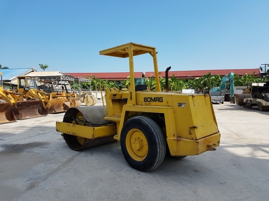 ขายรถบดอัดสั่นสะเทือนล้อเรียบ 5.5 ตัน BOMAG BW172AD นำเข้าจาก USA แท้ 100\% สภาพสวย ไม่เคยใช้งานในไทย ขายรถบดอัดสั่นสะเทือนล้อเรียบ 5.5 ตัน BOMAG BW172AD นำเข้าจาก USA แท้ 100\% สภาพสวย ไม่เคยใช้งานในไทย