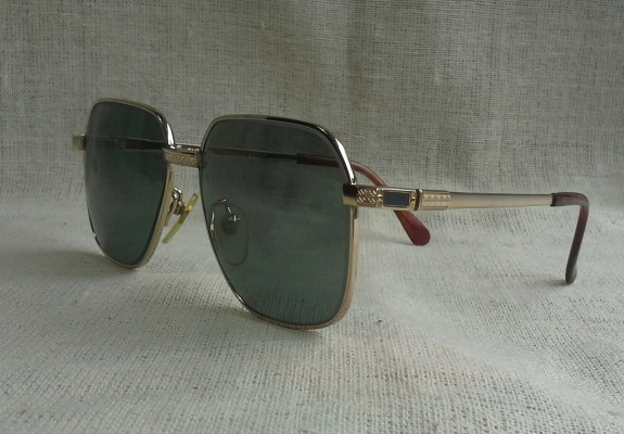 แว่นตา สวิสเมด ทศวรรษ 1990s ไททาเนียมบริสุทธิ์   Authentic CYMA handmade in Switzerland