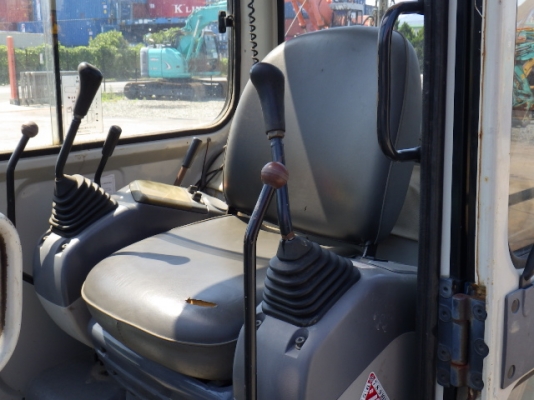 ขายรถขุดเก่าญี่ปุ่น komatsu pc30-7 มีหัวเก๋ง ใบมีด รถสวยพร้อมใช้ สนใจติดต่อสอบถาม 092-3309229 อีด