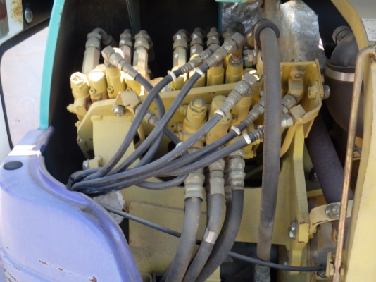 ขายรถขุดเก่าญี่ปุ่น komatsu pc30-7 มีหัวเก๋ง ใบมีด รถสวยพร้อมใช้ สนใจติดต่อสอบถาม 092-3309229 อีด