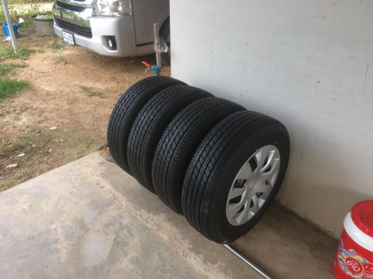 ล้อเดิม Revo 5 รู ป้ายแดง สี ตุ่ม อยู่ครบ ยาง Dunlop 215/65/16ปี17 วิ่งมา10กิโล