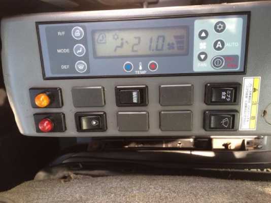 ขายรถแบคโฮ KOBELCO SK320 MARK 6 YN09 ปี2006 รถนอกนำเข้าจากญี่ปุ่น สภาพสวยพร้อมใช้ มีVDOการทำงานครับ