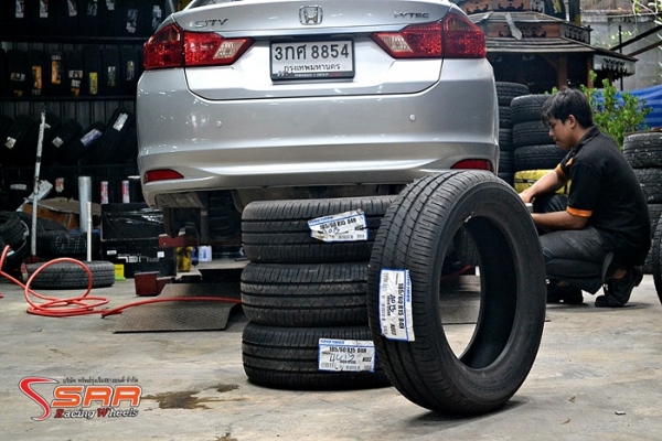 TOYO NANOENERGY 3 185/60R15 ชุดละ 5,500 บาทปี15