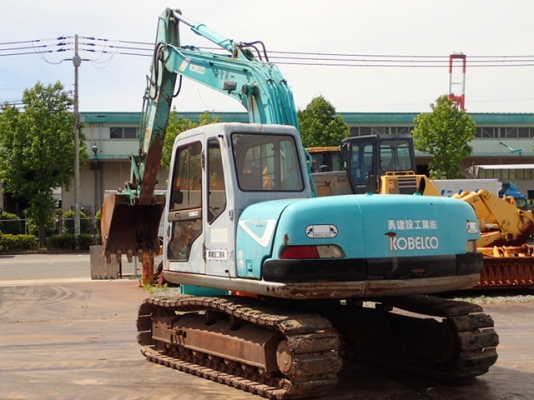 ขายรถขุดเก่าญี่ปุ่น kobelco sk120-3Lc รถสวยพร้อมใช้ สนใจติดต่อสอบถาม 092-3309229 อีด