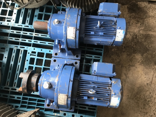 ( เหลือ 1 ตัวครับ )ขายมอเตอร์เกียร์ Cycro drive Sumitomo 2HP. 380V อัตราทด 1:71 รุ่นหัวใหญ่ สภาพสวย พร้อมใช้งาน มี 2ตัวครับ