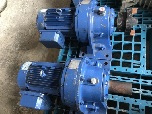 ( เหลือ 1 ตัวครับ )ขายมอเตอร์เกียร์ Cycro drive Sumitomo 2HP. 380V อัตราทด 1:71 รุ่นหัวใหญ่ สภาพสวย พร้อมใช้งาน มี 2ตัวครับ