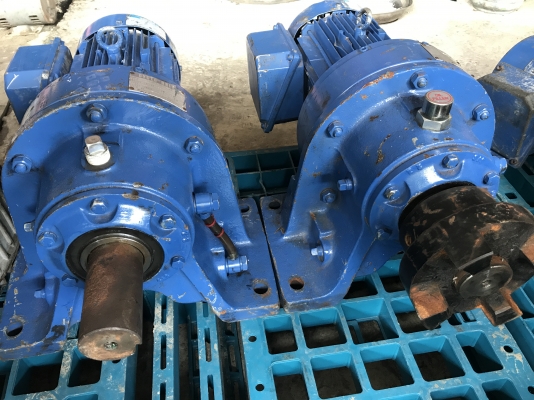 ( เหลือ 1 ตัวครับ )ขายมอเตอร์เกียร์ Cycro drive Sumitomo 2HP. 380V อัตราทด 1:71 รุ่นหัวใหญ่ สภาพสวย พร้อมใช้งาน มี 2ตัวครับ