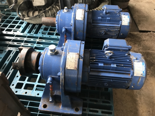 ( เหลือ 1 ตัวครับ )ขายมอเตอร์เกียร์ Cycro drive Sumitomo 2HP. 380V อัตราทด 1:71 รุ่นหัวใหญ่ สภาพสวย พร้อมใช้งาน มี 2ตัวครับ