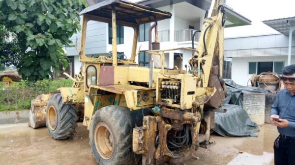 ขายรถตักเอวอ่อน ตักหน้าขุดหลัง Komatsu507 สภาพสวยพร้อมใช้ ต่อคุณอ๊อฟพิจิตร086-737-9991 ขายรถตักเอวอ่อน ตักหน้าขุดหลัง Komatsu507 สภาพสวยพร้อมใช้ ต่อคุณอ๊อฟพิจิตร086-737-9991