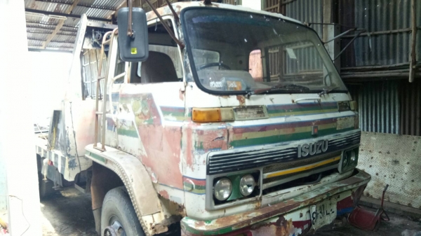 ขายเทเลอร์isuzu 210hp สภาพสวยพร้อมใช้ติดต่อคุณอ๊อฟพิจิตร086-737-9991 ขายเทเลอร์isuzu 210hp สภาพสวยพร้อมใช้ติดต่อคุณอ๊อฟพิจิตร086-737-9991