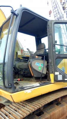 โปรโมชั่นสิ้นปี เคลียสต็อก ขายแบคโฮ SUMITOMO SH200-5  รถปี 2012 ชั่วโมงทำงาน 5,789 ชั่วโมง ปีใหม่ๆราคาสวยๆ โทร 061-4194021 พรภวิษย์