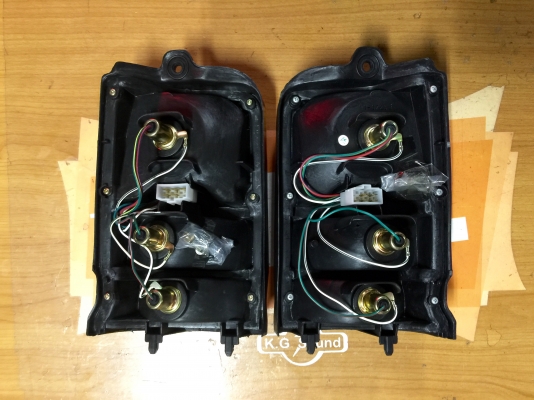 ขายไฟท้ายรถ DAIHATSU MIRA L80 ใส่รถมิล่าบ้านเราได้เลย ขายไฟท้ายรถ DAIHATSU MIRA L80 ใส่รถมิล่าบ้านเราได้เลย