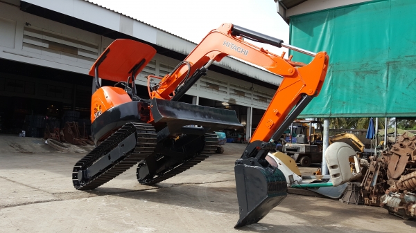 ขาย รถขุด HITACHI รุ่น ZX30 มือสองญี่ปุ่น แทรกเหล็ก สลักบูท เอวแน่น 100\% ทำงานไวดี ทุกระบบ สวยพร้อมใช้งาน มือถือ/LINE ID : 0818753444