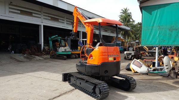 ขาย รถขุด HITACHI รุ่น ZX30 มือสองญี่ปุ่น แทรกเหล็ก สลักบูท เอวแน่น 100\% ทำงานไวดี ทุกระบบ สวยพร้อมใช้งาน มือถือ/LINE ID : 0818753444