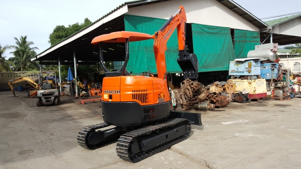 ขาย รถขุด HITACHI รุ่น ZX30 มือสองญี่ปุ่น แทรกเหล็ก สลักบูท เอวแน่น 100\% ทำงานไวดี ทุกระบบ สวยพร้อมใช้งาน มือถือ/LINE ID : 0818753444