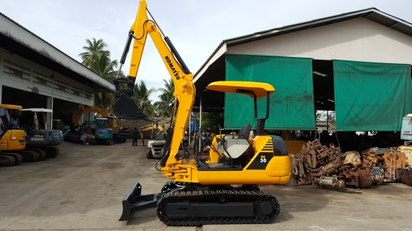 ขาย รถขุด KOMATSU รุ่น PC30-7- มือสองญี่ปุ่น แทรกเหล็ก สลักบูท เอวแน่น 100\% ทำงานไวดี ทุกระบบ สวยพร้อมใช้งาน มือถือ/LINE ID : 0818753444