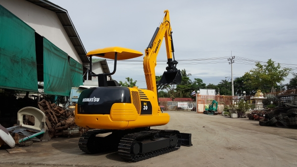 ขาย รถขุด KOMATSU รุ่น PC30-7- มือสองญี่ปุ่น แทรกเหล็ก สลักบูท เอวแน่น 100\% ทำงานไวดี ทุกระบบ สวยพร้อมใช้งาน มือถือ/LINE ID : 0818753444