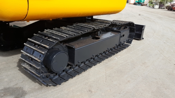 ขาย รถขุด KOMATSU รุ่น PC30-7- มือสองญี่ปุ่น แทรกเหล็ก สลักบูท เอวแน่น 100\% ทำงานไวดี ทุกระบบ สวยพร้อมใช้งาน มือถือ/LINE ID : 0818753444