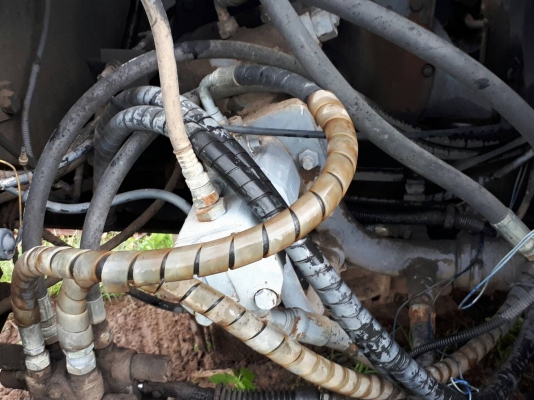ขาย 315,000 บาท HITACHI  EX60-1 (ไม่ได้คีบนะครับ ) เครื่องดี ปั้มแรง โช่หนา เอวแน่น เอกสารชื้อขาย  รถอยู่ จ.ศรีสะเกษ โทร&amp;ไอดีไลน์ 0610710295