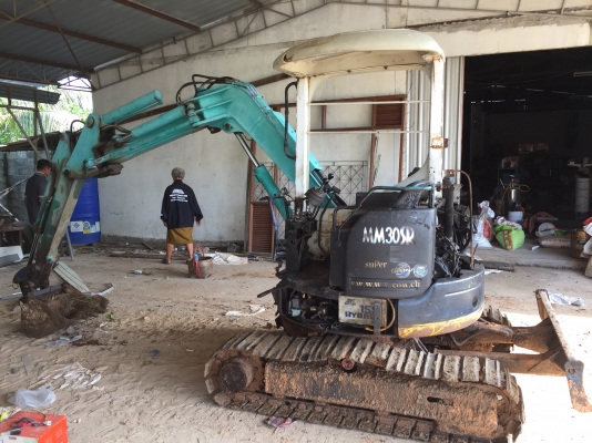 ขาย รถขุด mm30sr ท้านสั้นปั๊มนิว