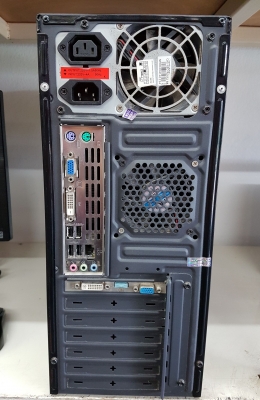 คอมพ์ชุด จอ LG 19 นิ้ว CPU A4-4020 Ram 4 GB HDD 500 GB มีการ์ดจอแยก GT610 ปกติทุกอย่าง
