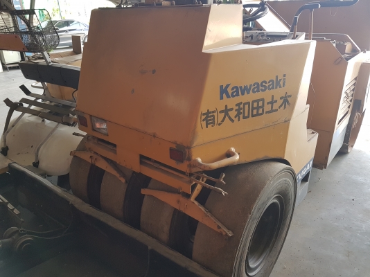 รถบด kawasaki 4 ตัน สวยๆ เก่าญี่ปุ่นแท้ครับ