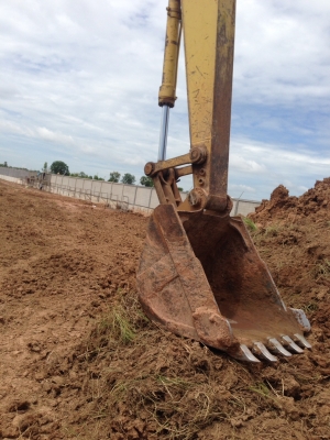 ขายด่วน KOMATSU PC200-6สภาพพร้อมใช้งาน เครื่องปั้มดี ไฟฟ้าตัด รถทำงานดีไม่โหลด เร็วแรง โซ่ช่วงล่างสวย เอวแน่น รถพร้อมทำงาน เอกสารสัญญาซืัอขาย สนใจสอบถาม 093-0764943  088-3223272 k ตั้ม