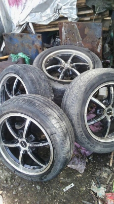 ขายล้อแม็กพร้อมยางขอบ17X71/2อ๊อฟเซ็ท20...6รู รถกระบะรถตู้ใส่ได้เลย