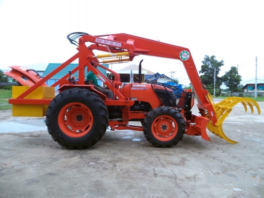ขายเครื่องคีบอ้อย ติดรถไถ KUBOTA รุ่น60แรง สภาพใหม่มือ1