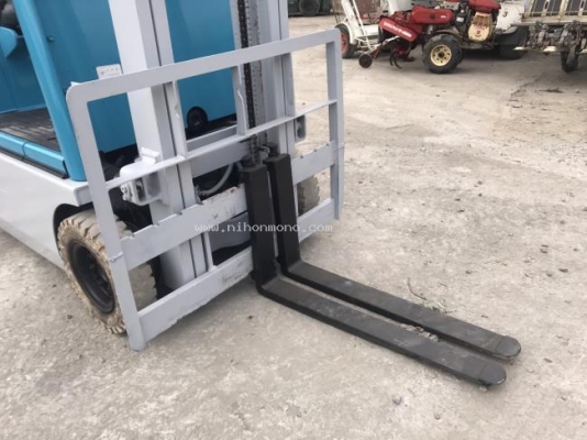 ราคา129,000 บาท รถยกไฟฟ้า TOYOTA รุ่น 3FBKL9 ยกสูง 3.0 cm. งายาว 790 mm. รหัสสินค้า 81004742 ติดต่อ 081-8283376 www.nihonmono.com ราคา129,000 บาท รถยกไฟฟ้า TOYOTA รุ่น 3FBKL9 ยกสูง 3.0 cm. งายาว 790 mm. รหัสสินค้า 81004742 ติดต่อ 081-8283376 www.nihonmono.com