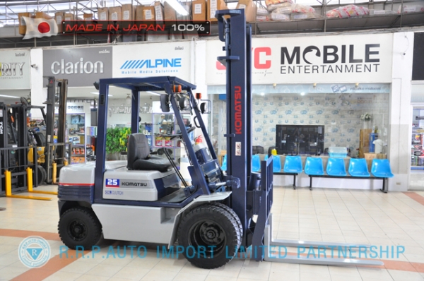 ขายรถโฟล์คลิฟท์มือสอง KOMATSU รุ่น FD25-11-440960 นำเข้าจากประเทศญี่ปุ่น 100\% ไม่เคยใช้งานในไทย ขายรถโฟล์คลิฟท์มือสอง KOMATSU รุ่น FD25-11-440960 นำเข้าจากประเทศญี่ปุ่น 100\% ไม่เคยใช้งานในไทย