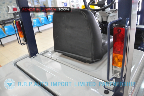 ขายรถโฟล์คลิฟท์มือสอง KOMATSU รุ่น FD25-11-440960 นำเข้าจากประเทศญี่ปุ่น 100\% ไม่เคยใช้งานในไทย