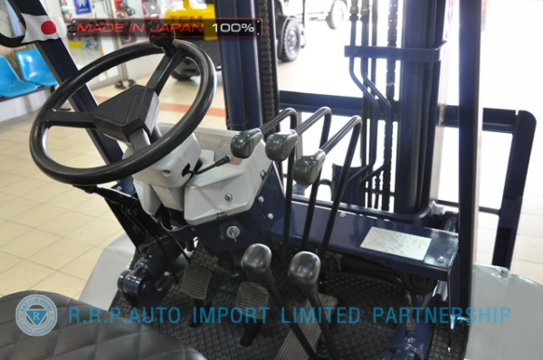 ขายรถโฟล์คลิฟท์มือสอง KOMATSU รุ่น FD25-11-440960 นำเข้าจากประเทศญี่ปุ่น 100\% ไม่เคยใช้งานในไทย
