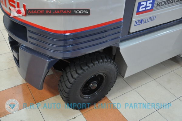 ขายรถโฟล์คลิฟท์มือสอง KOMATSU รุ่น FD25-11-440960 นำเข้าจากประเทศญี่ปุ่น 100\% ไม่เคยใช้งานในไทย