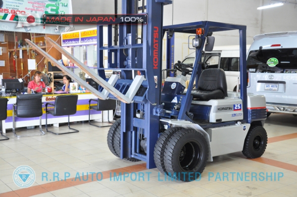 ขายรถโฟล์คลิฟท์มือสอง KOMATSU รุ่น FD25-11-440960 นำเข้าจากประเทศญี่ปุ่น 100\% ไม่เคยใช้งานในไทย