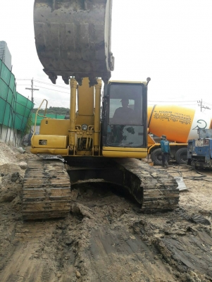 ขายด่วน!! KOMATSU PC200-6 สภาพสวยมากค่ะ ขายด่วน!! KOMATSU PC200-6 สภาพสวยมากค่ะ
