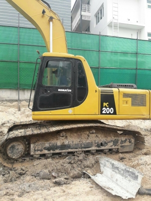 ขายด่วน!! KOMATSU PC200-6 สภาพสวยมากค่ะ ขายด่วน!! KOMATSU PC200-6 สภาพสวยมากค่ะ