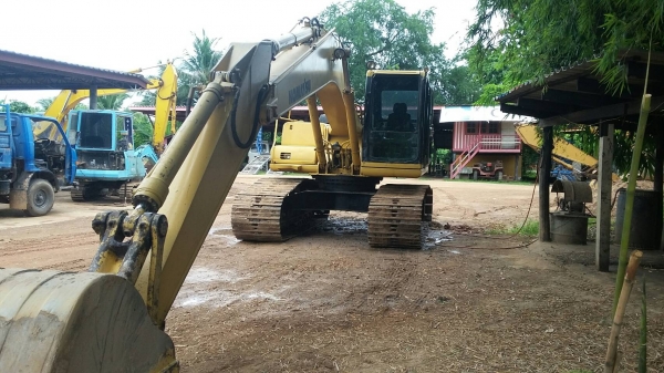 ขายด่วน!! KOMATSU PC200-6 สภาพสวยมากค่ะ