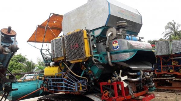 ขาย 285.000บาท รถเกี่ยวข้าว  ช.เจริญการช่าง อุ้ม2.5ตัน ปรับระดับ เครื่องดีปั้มแรง